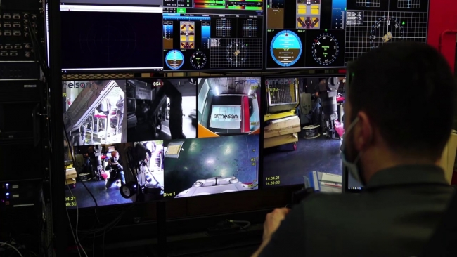 Kaşif 2'nin denetim paneli de son teknolojilerle donatıldı.